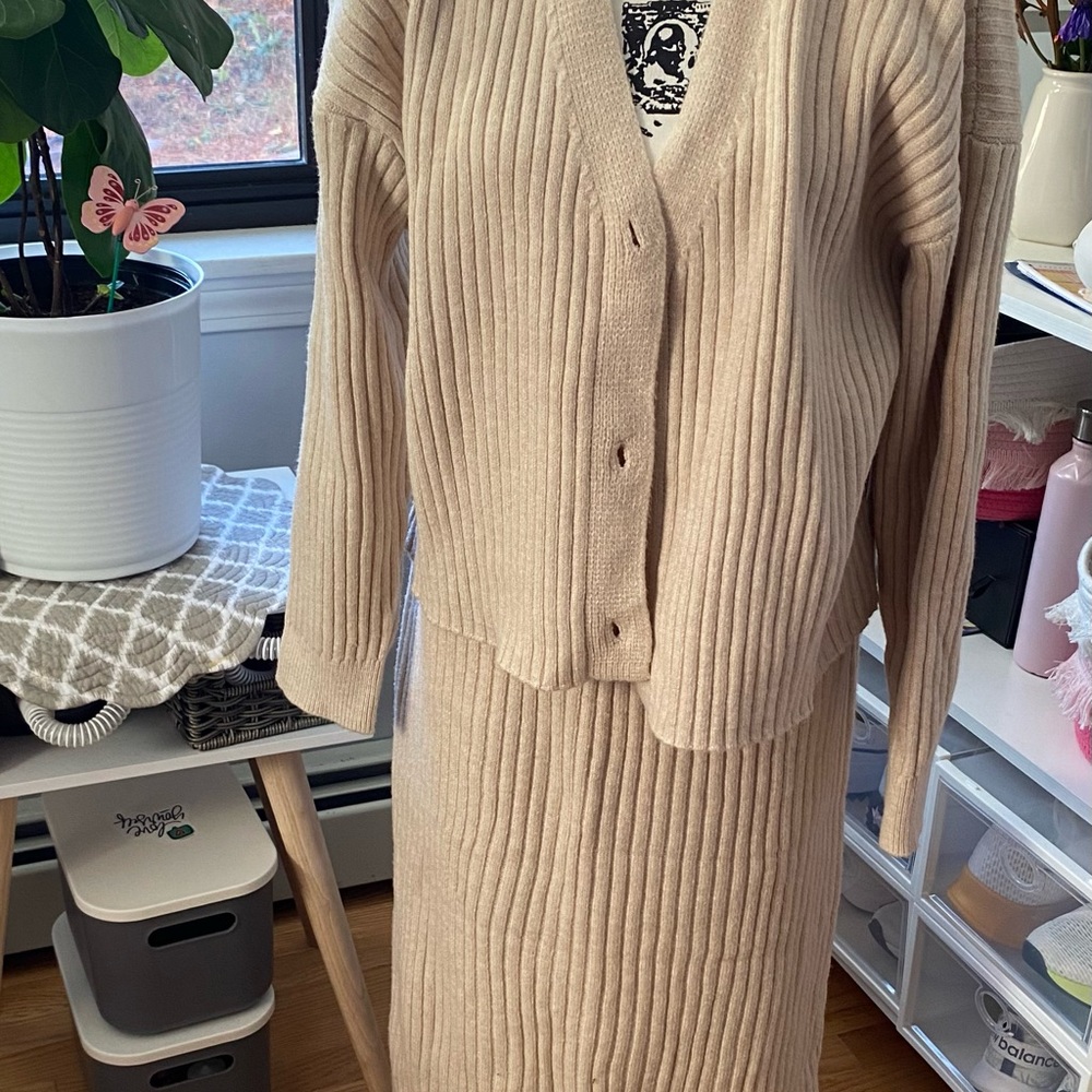 Time tru skirt and sweater set